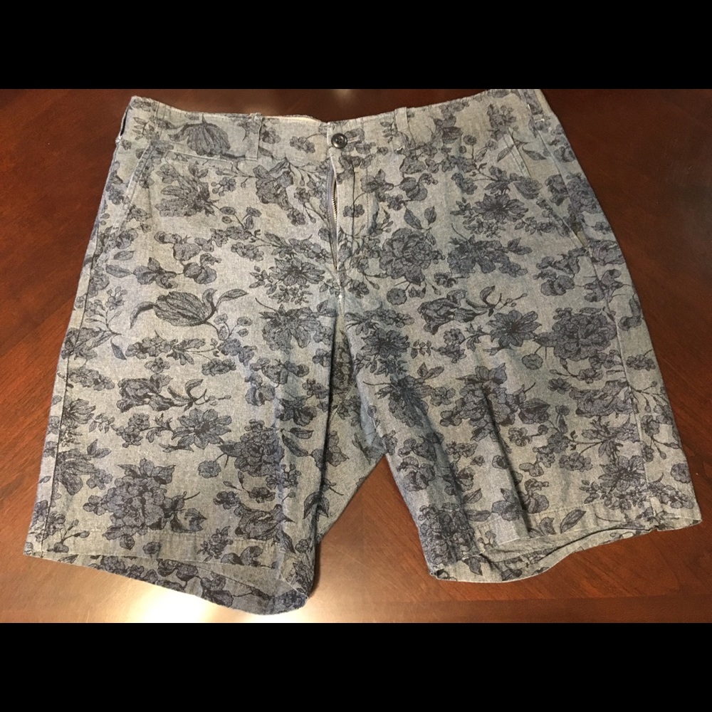 GAP FLORAL SHORTS
